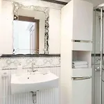 Victoria 4*