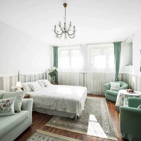 Victoria Bed and Breakfast 4*